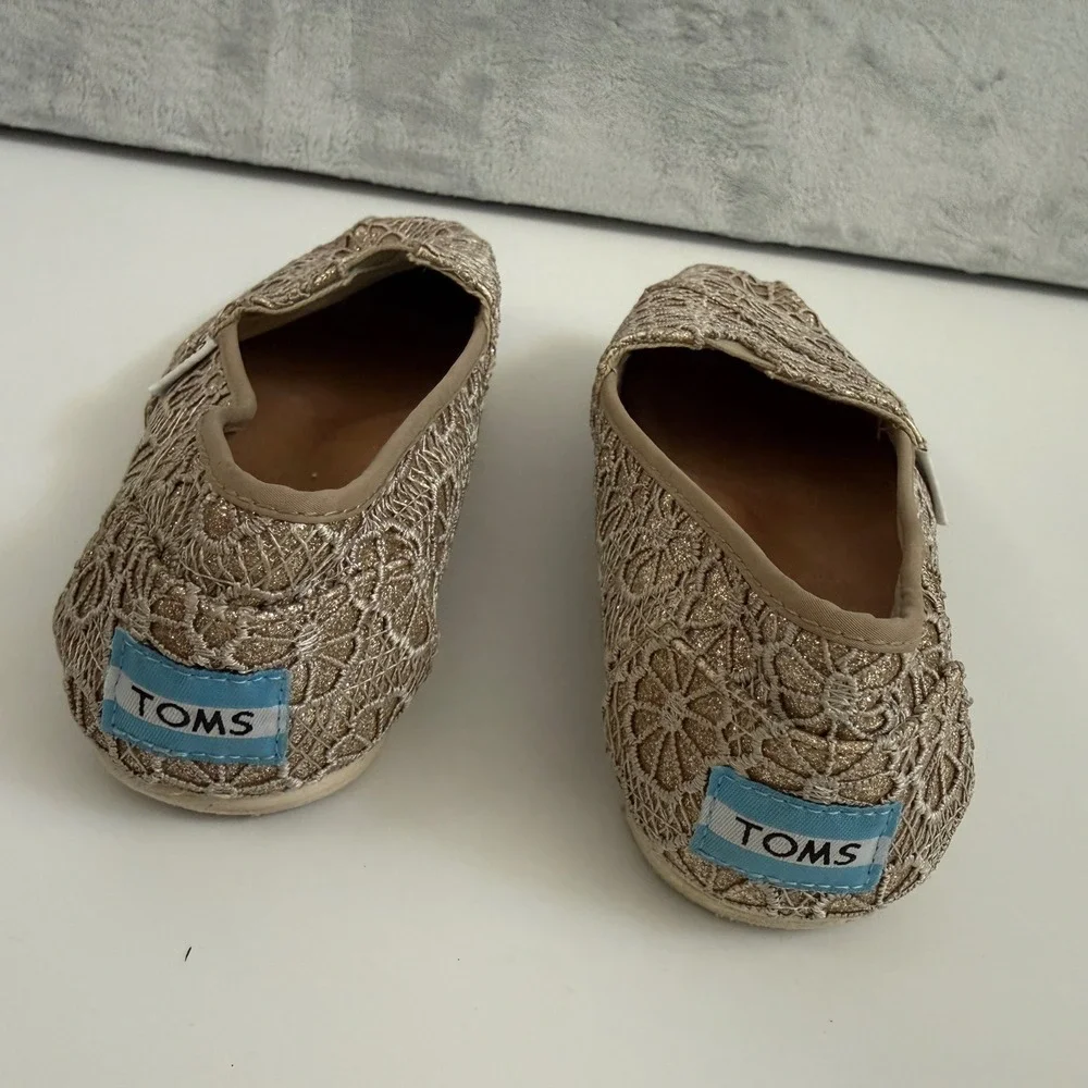 TOMS Womens Gold Metallic Crochet Lace Alpargata Slip On Flat‎ Shoes Size 6.5